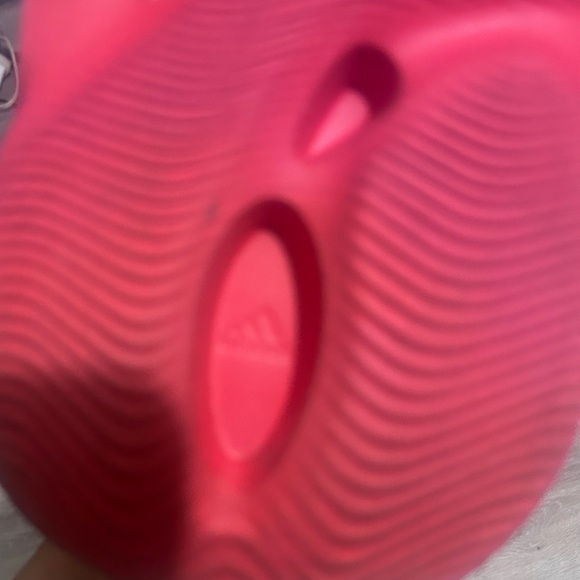 Red Yeezy Foam Runners - Picture 2 of 2